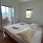 Apartmán Beachfront Family Escape, Ciovo *