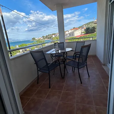 Beachfront Family Escape, Ciovo Traù