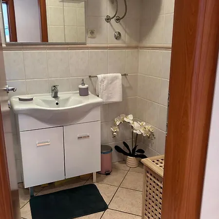 Apartment Beachfront Family Escape, Ciovo