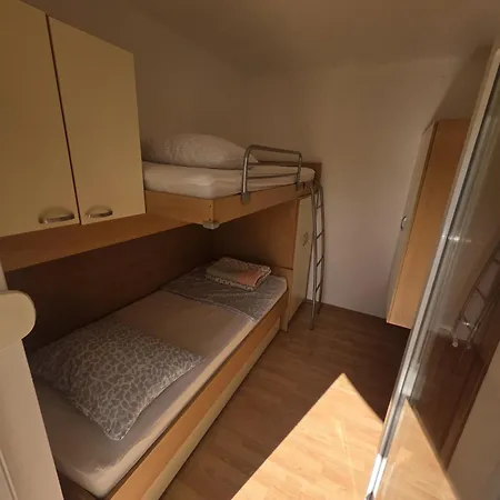 דירה Beachfront Family Escape, Ciovo *