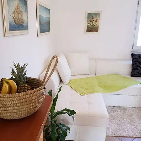 Beachfront Family Escape, Ciovo Apartment Trogir
