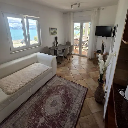 Beachfront Family Escape, Ciovo Lejlighed Trogir